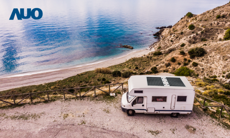 「可撓輕量化太陽光電板SunCurva」使用輕量特殊耐候型複合板取代傳統太陽能板的玻璃前板，不僅降低70%重量，每米平方僅3Kg；具有抗衝擊性能及通過電磁相容性測試，可應用於交通運輸工具，如露營車、遊艇等